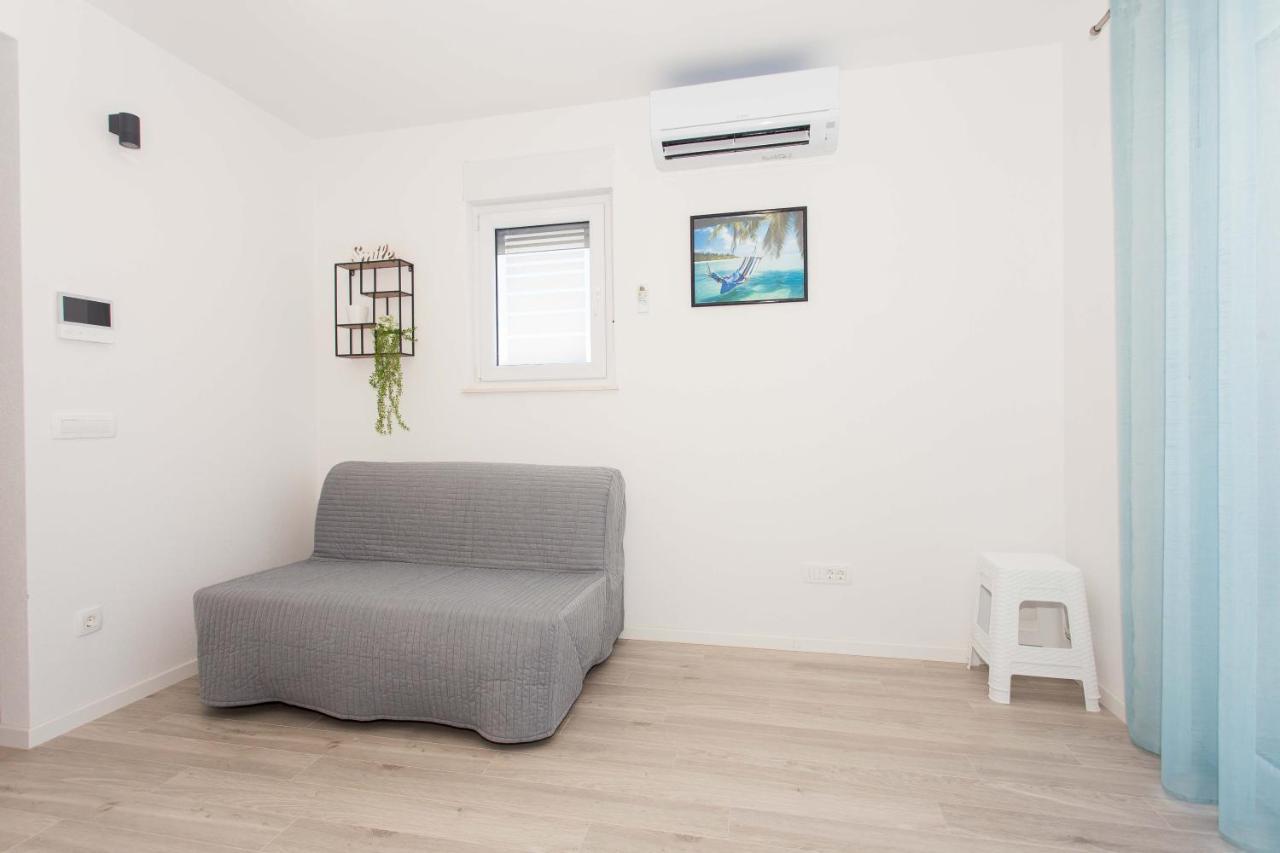 Delminium Apartment Kastela Exterior photo